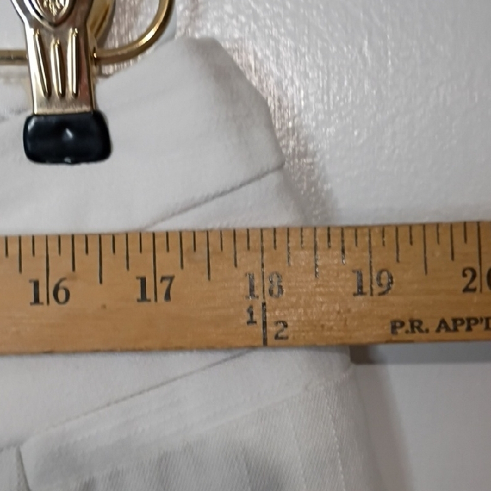 Maurices Off-White Women's Capris - Picture 4 of 10